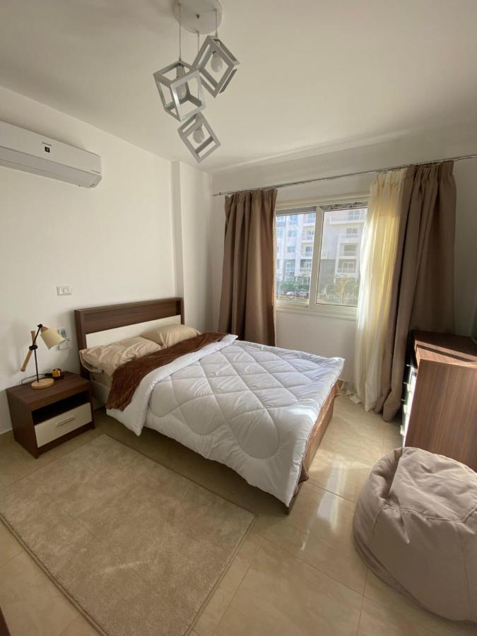 Madinaty Well-Furnished 3- Bedroom Apartment - شقة فندقيه للايجار مدينتي Madinat ash Shuruq Eksteriør billede