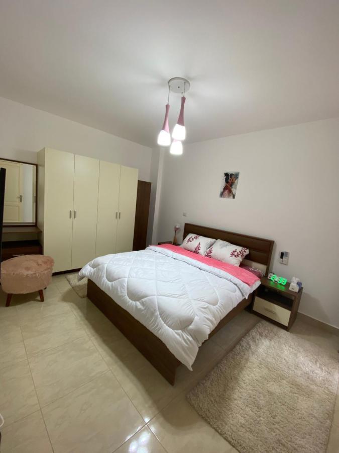 Madinaty Well-Furnished 3- Bedroom Apartment - شقة فندقيه للايجار مدينتي Madinat ash Shuruq Eksteriør billede