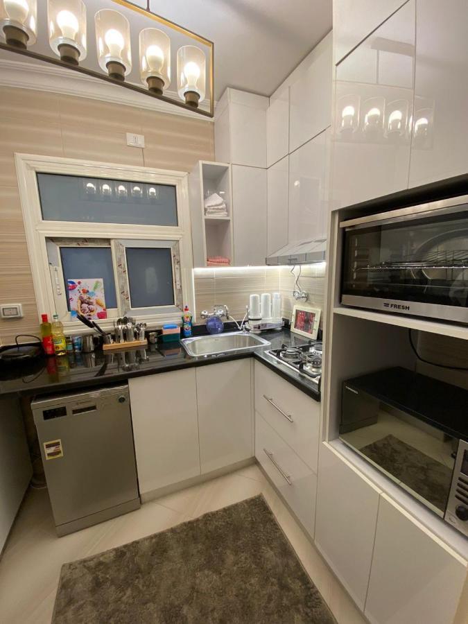Madinaty Well-Furnished 3- Bedroom Apartment - شقة فندقيه للايجار مدينتي Madinat ash Shuruq Eksteriør billede