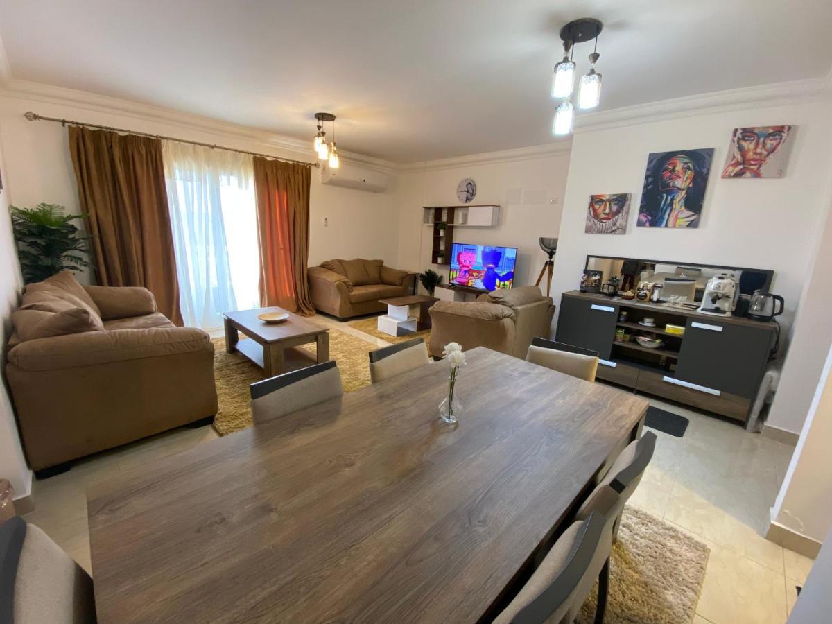 Madinaty Well-Furnished 3- Bedroom Apartment - شقة فندقيه للايجار مدينتي Madinat ash Shuruq Eksteriør billede